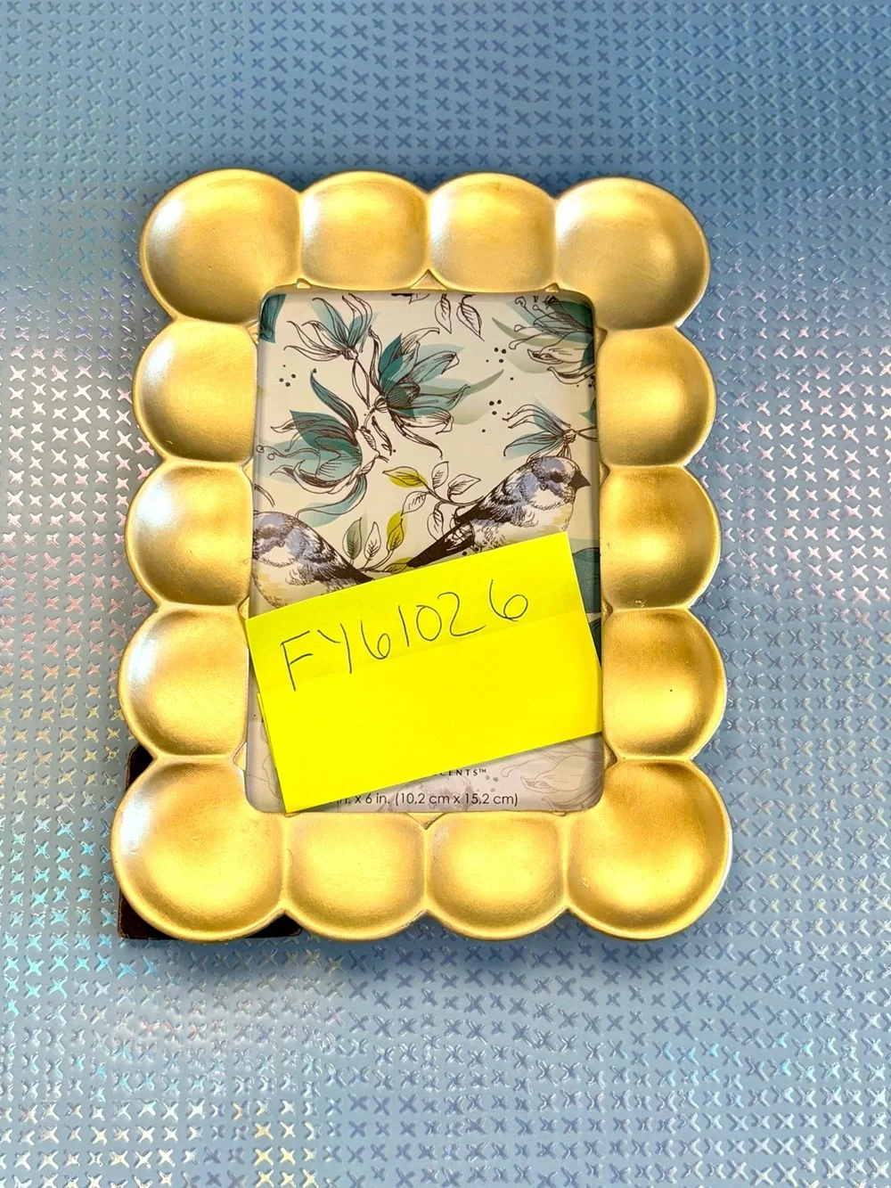 Mikasa Home Accents 4 x 6 Gold Scalloped Picture Frame Tabletop or Wall F461026